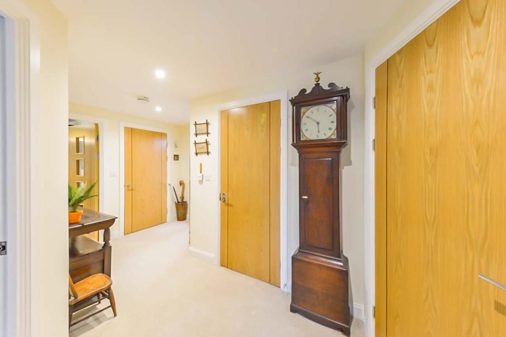 Additional property image - Eleanor House, 232 London Road, St Albans, Hertfordshire, AL1 1NR