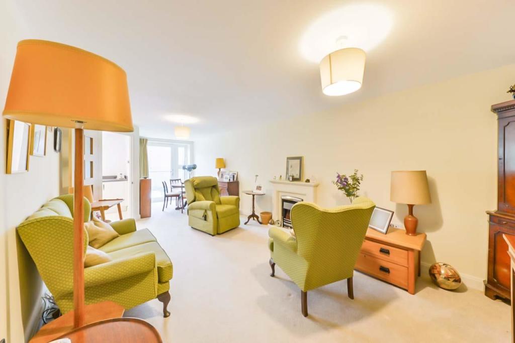 Additional property image - Eleanor House, 232 London Road, St Albans, Hertfordshire, AL1 1NR