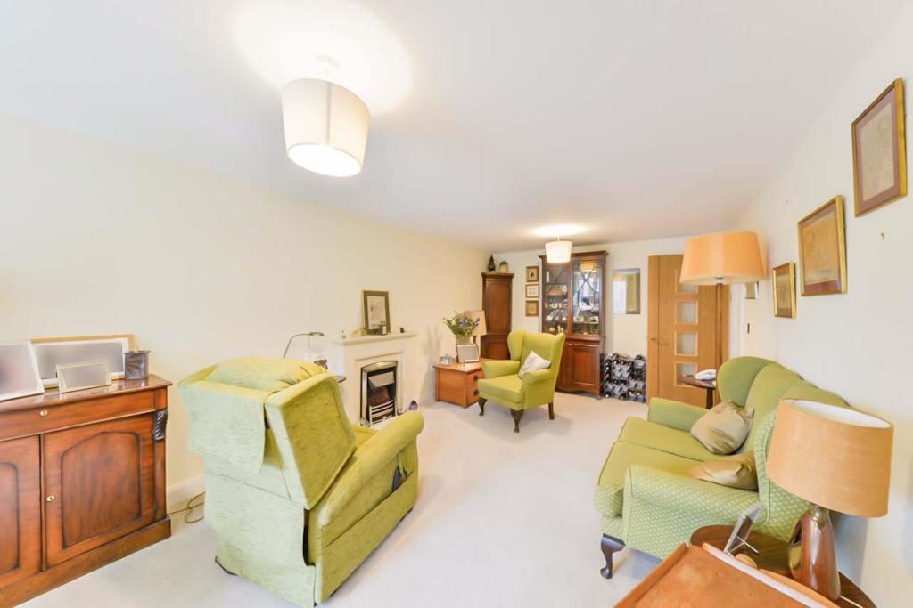 Additional property image - Eleanor House, 232 London Road, St Albans, Hertfordshire, AL1 1NR