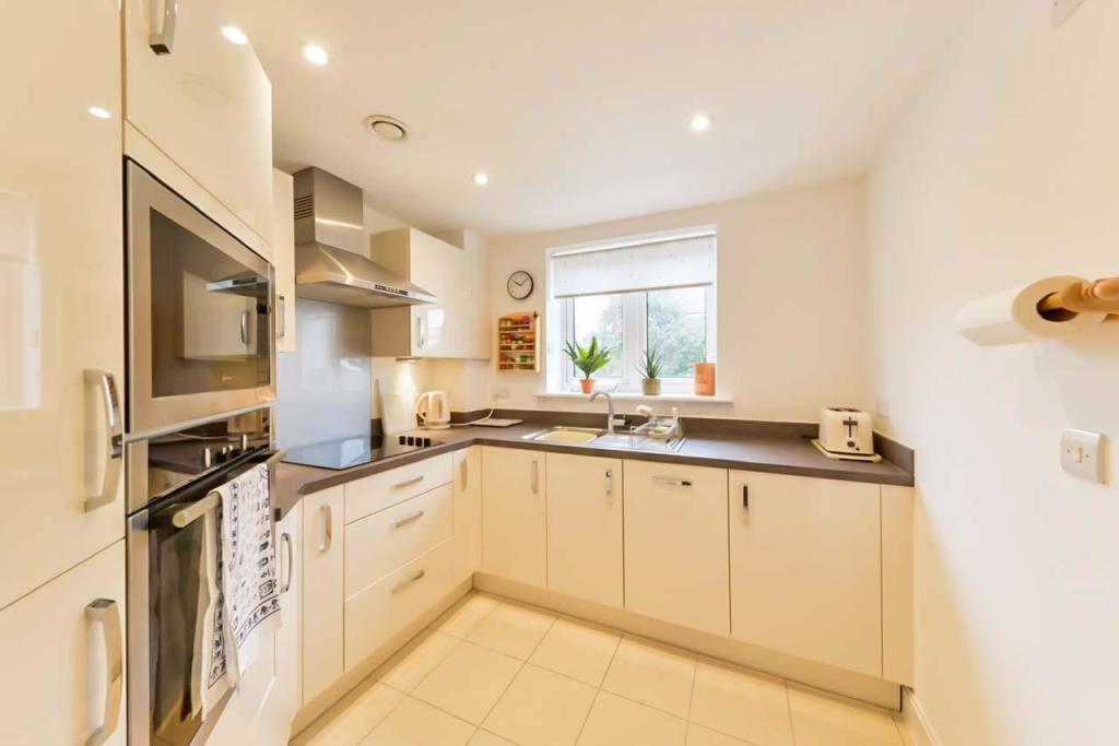 Additional property image - Eleanor House, 232 London Road, St Albans, Hertfordshire, AL1 1NR