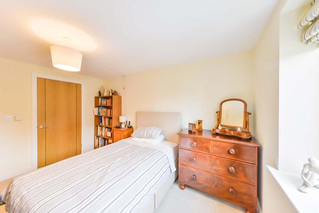 Additional property image - Eleanor House, 232 London Road, St Albans, Hertfordshire, AL1 1NR
