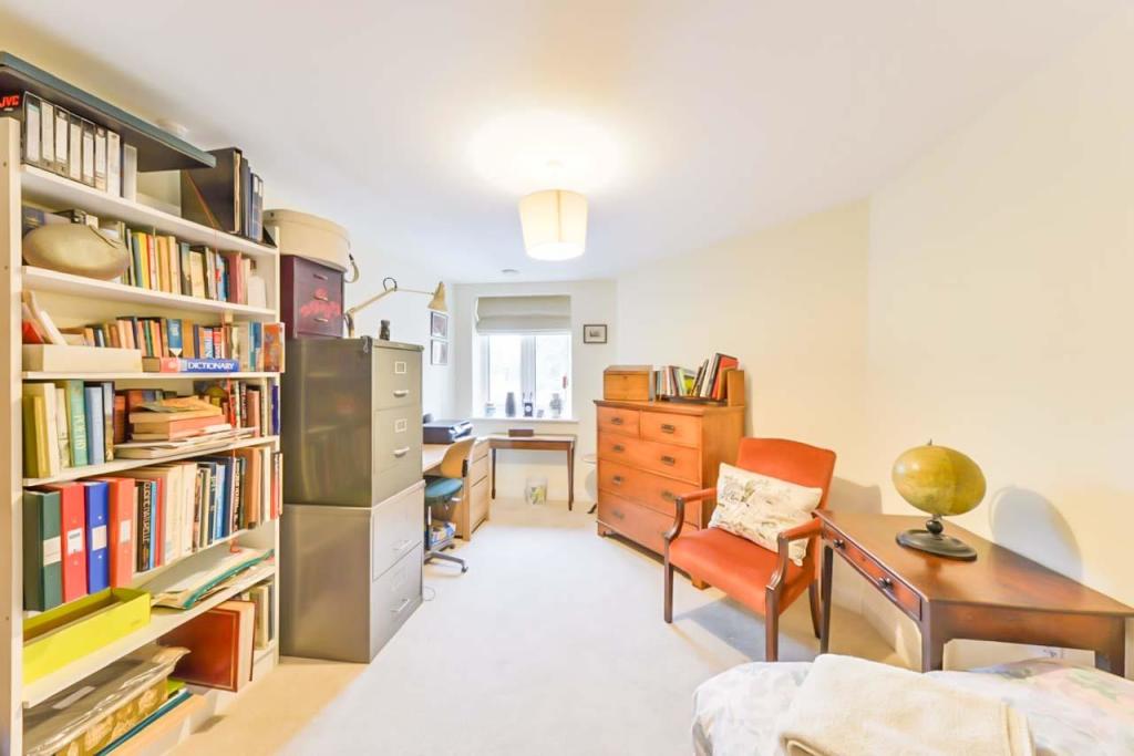 Additional property image - Eleanor House, 232 London Road, St Albans, Hertfordshire, AL1 1NR