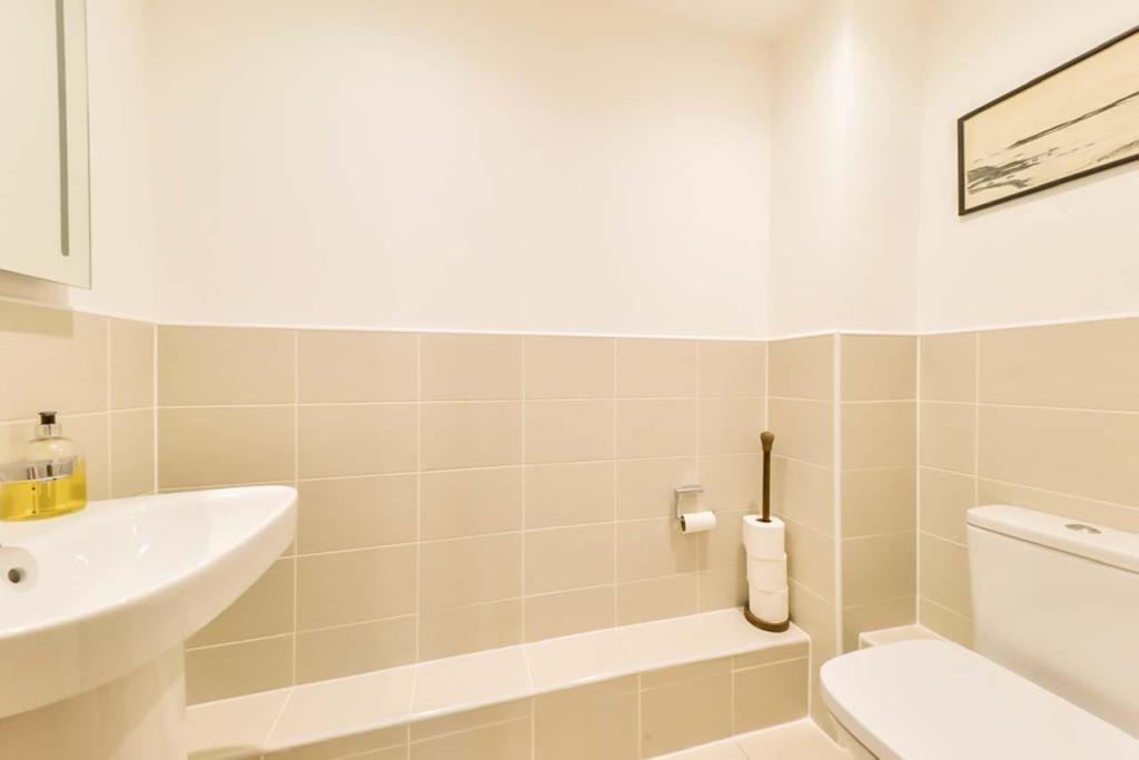 Additional property image - Eleanor House, 232 London Road, St Albans, Hertfordshire, AL1 1NR