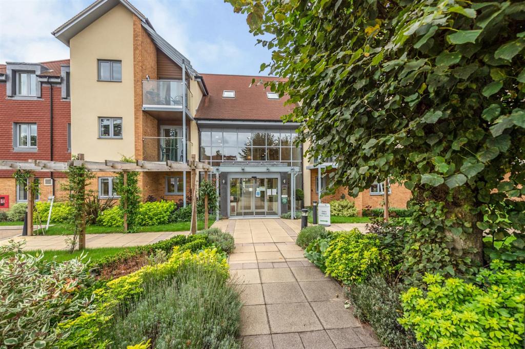 Additional property image - Eleanor House, 232 London Road, St Albans, Hertfordshire, AL1 1NR
