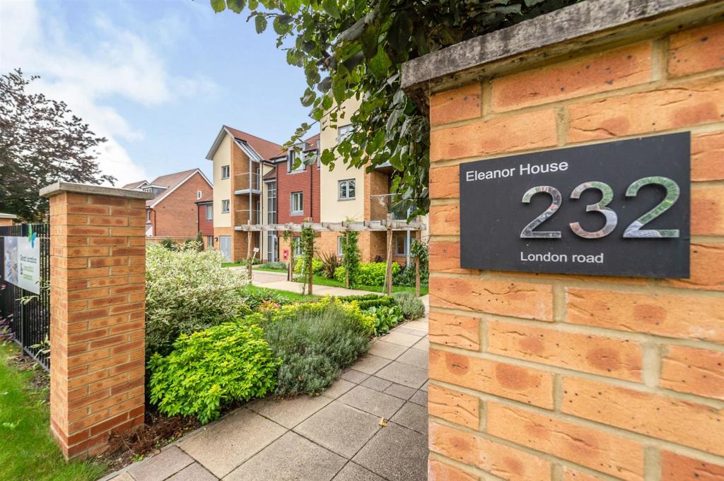 Additional property image - Eleanor House, 232 London Road, St Albans, Hertfordshire, AL1 1NR