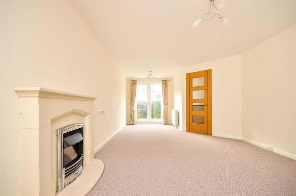 1 bedroom apartment for sale in Dutton Court, Station Approach, Off