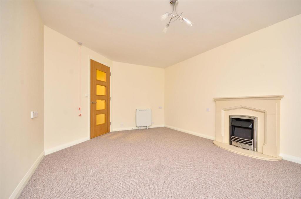 1 bedroom apartment for sale in Dutton Court, Station Approach, Off