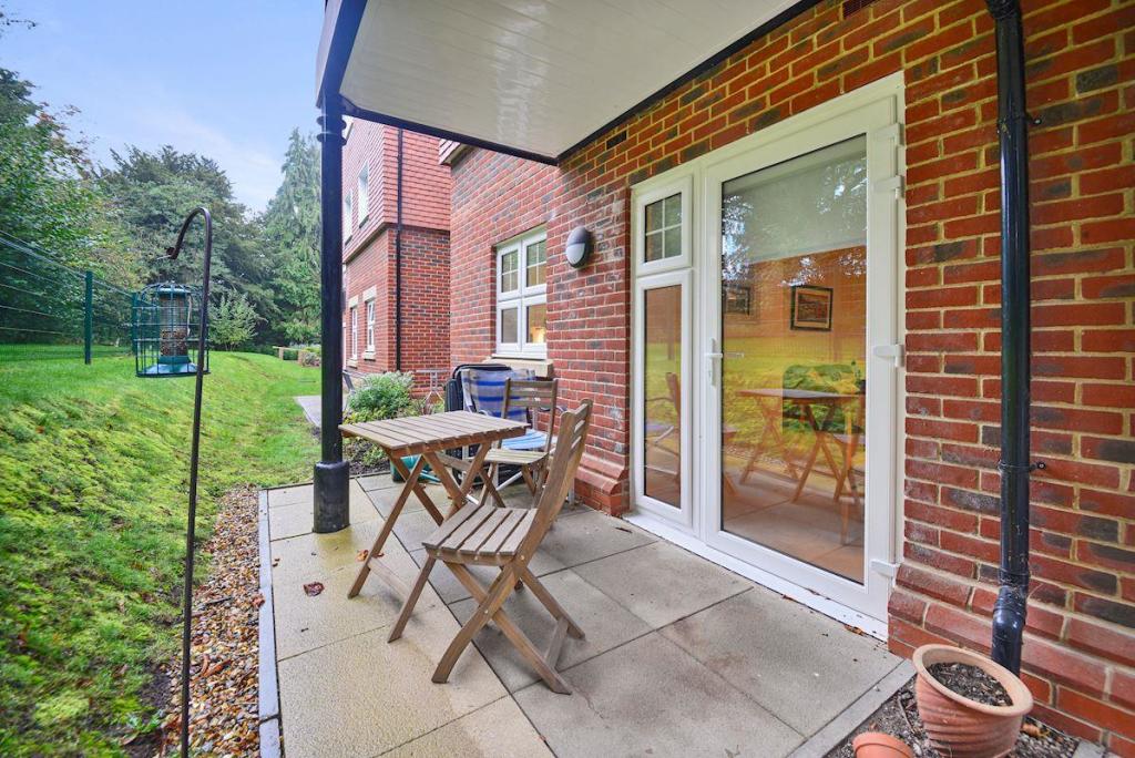1 bedroom apartment for sale in Marple Lane, Chalfont St. Peter