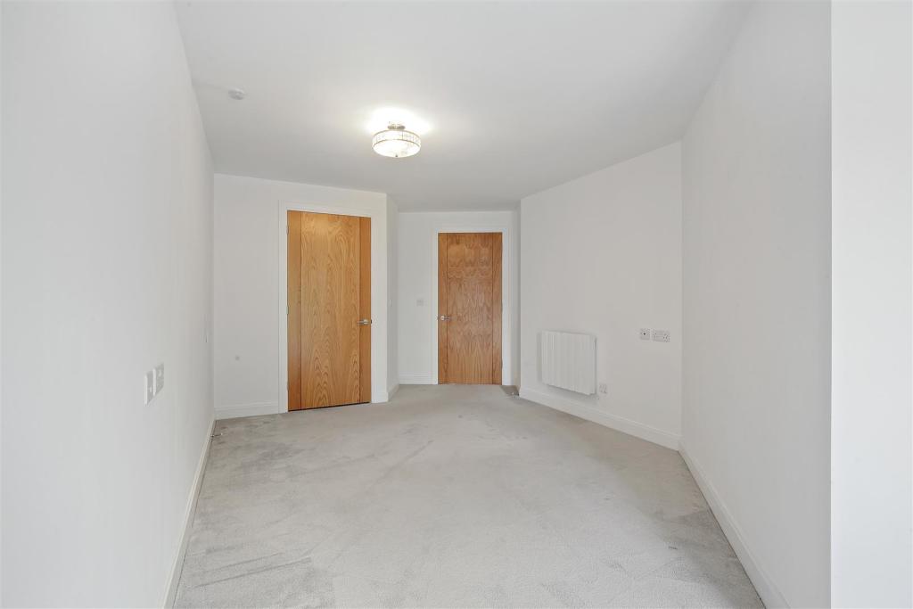 Additional property image - Miami House, Princes Road, Chelmsford, Essex, CM2 9GE