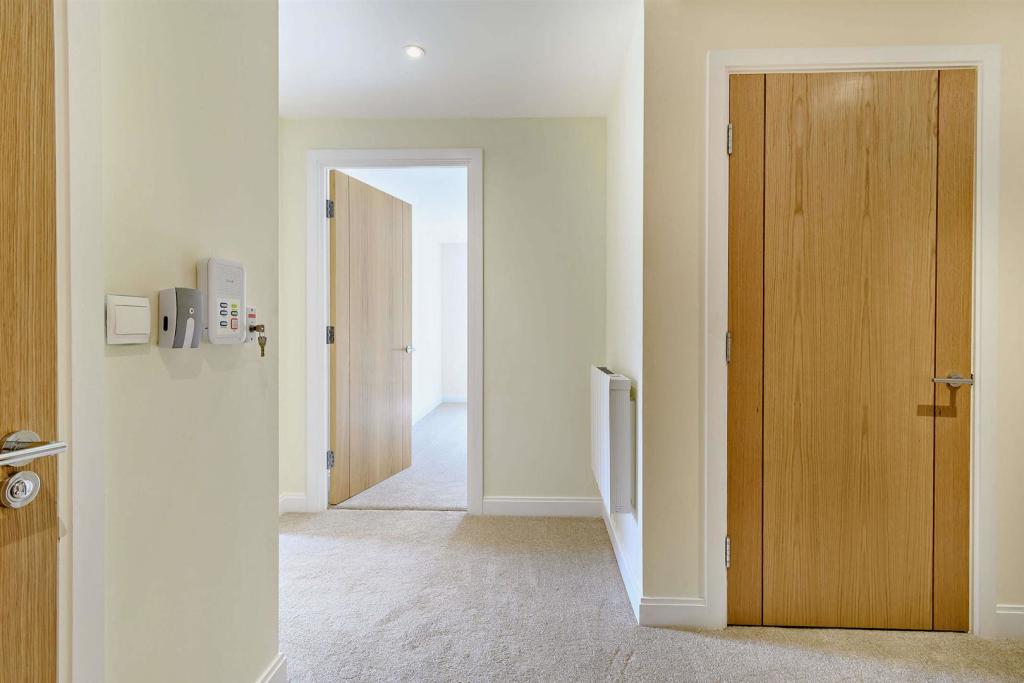 2 bedroom apartment for sale in Filey Road, Scarborough, YO11