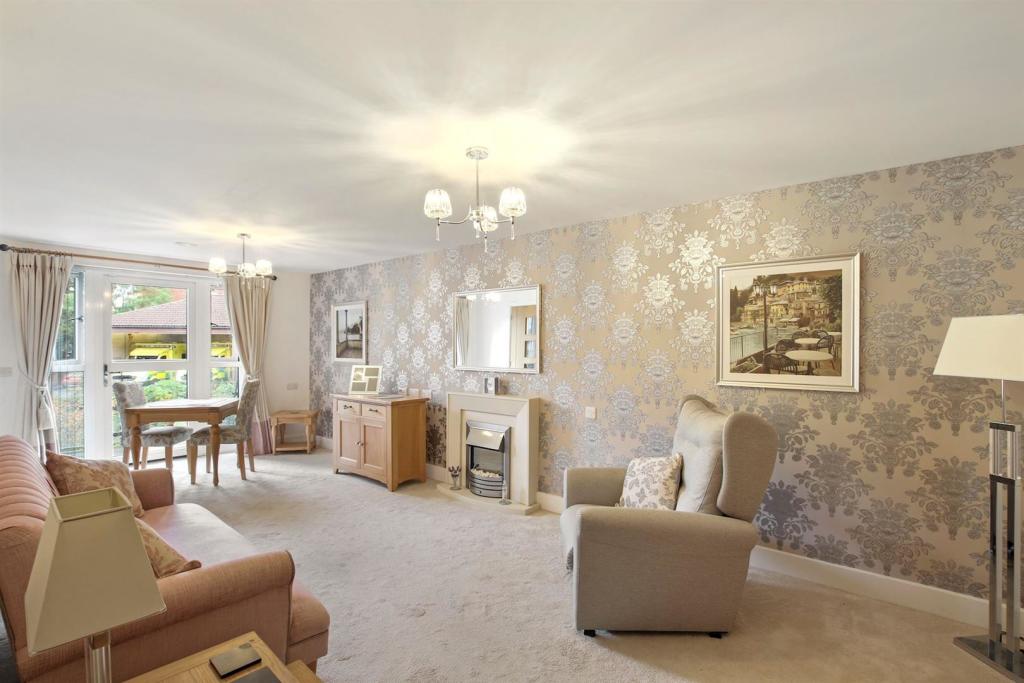 1 bedroom apartment for sale in London Road, Guildford, GU1