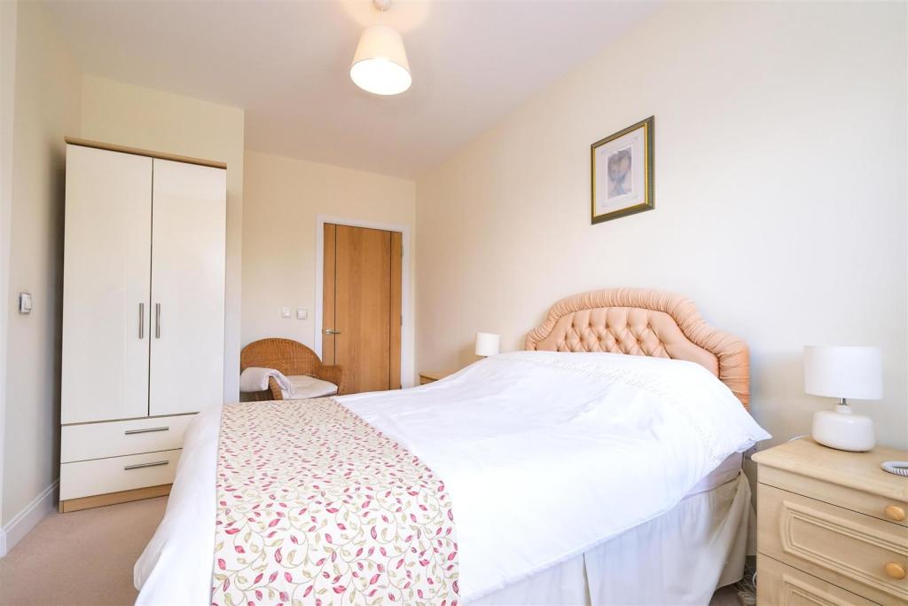 1 bedroom apartment for sale in Wilford Lane, West Bridgford