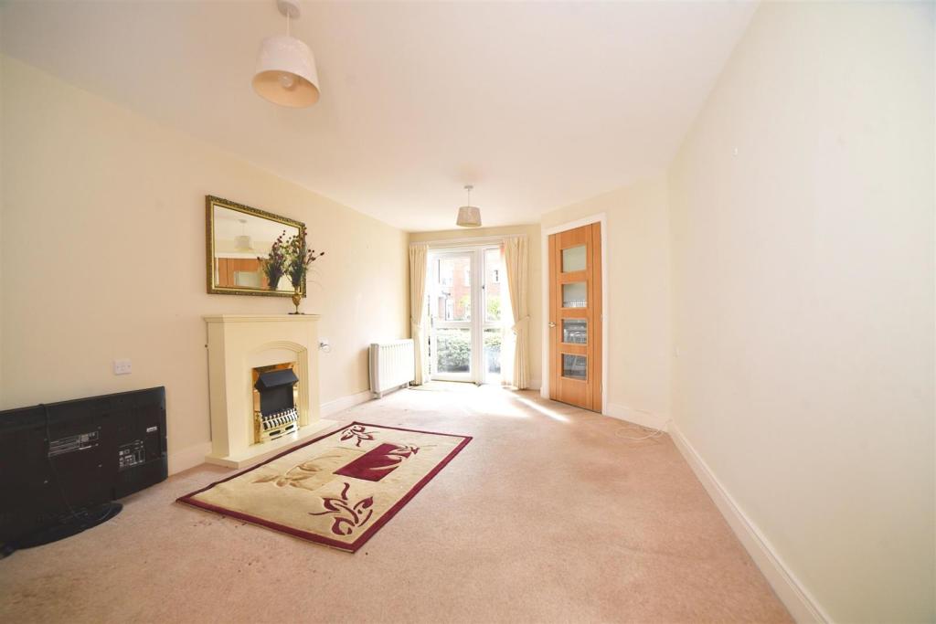 1 bedroom apartment for sale in Edwards Court, Queens Road