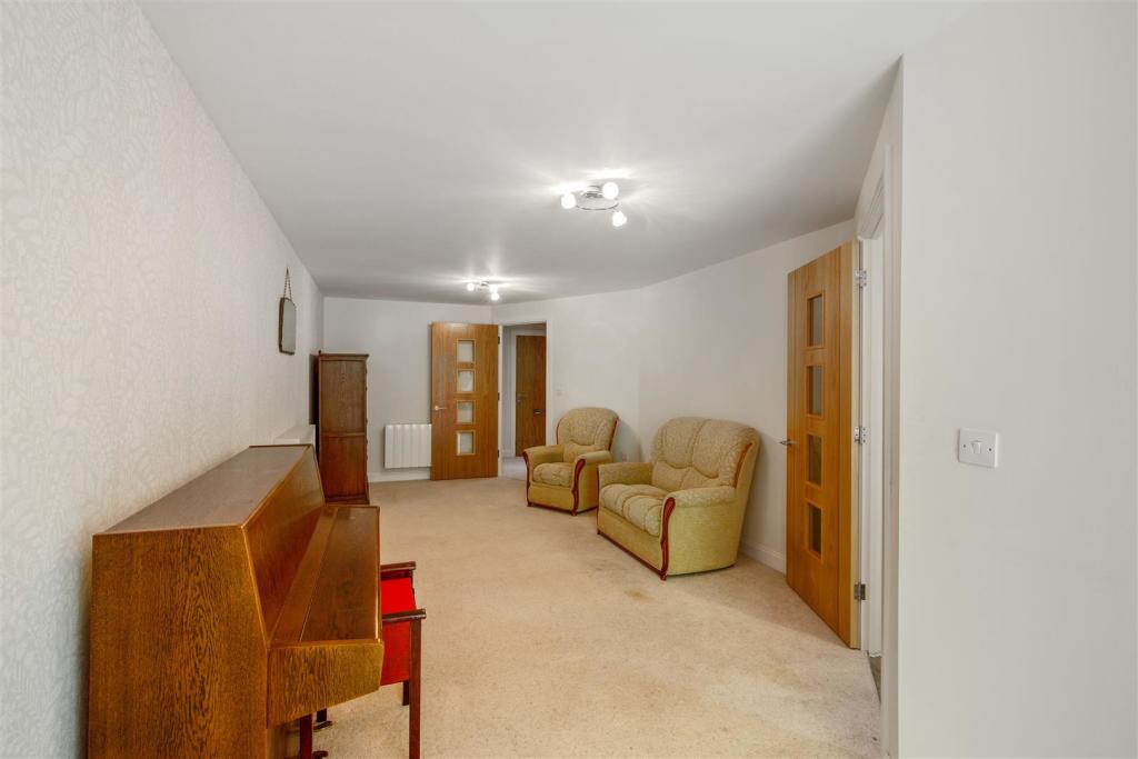 1 bedroom apartment for sale in Shackleton Place, Devizes, Wilts, SN10