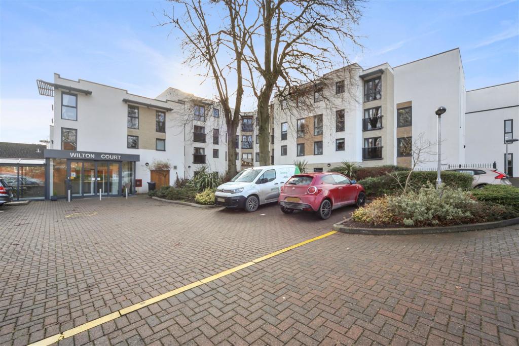 1 bedroom apartment for sale in Wilton Court, Southbank Road