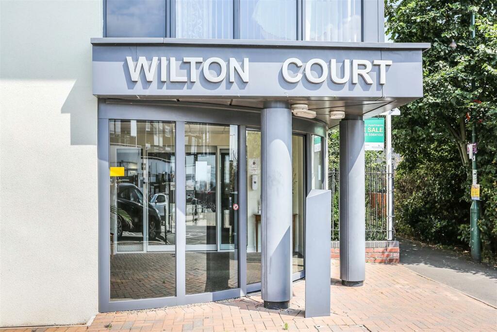 1 bedroom apartment for sale in Wilton Court, Southbank Road