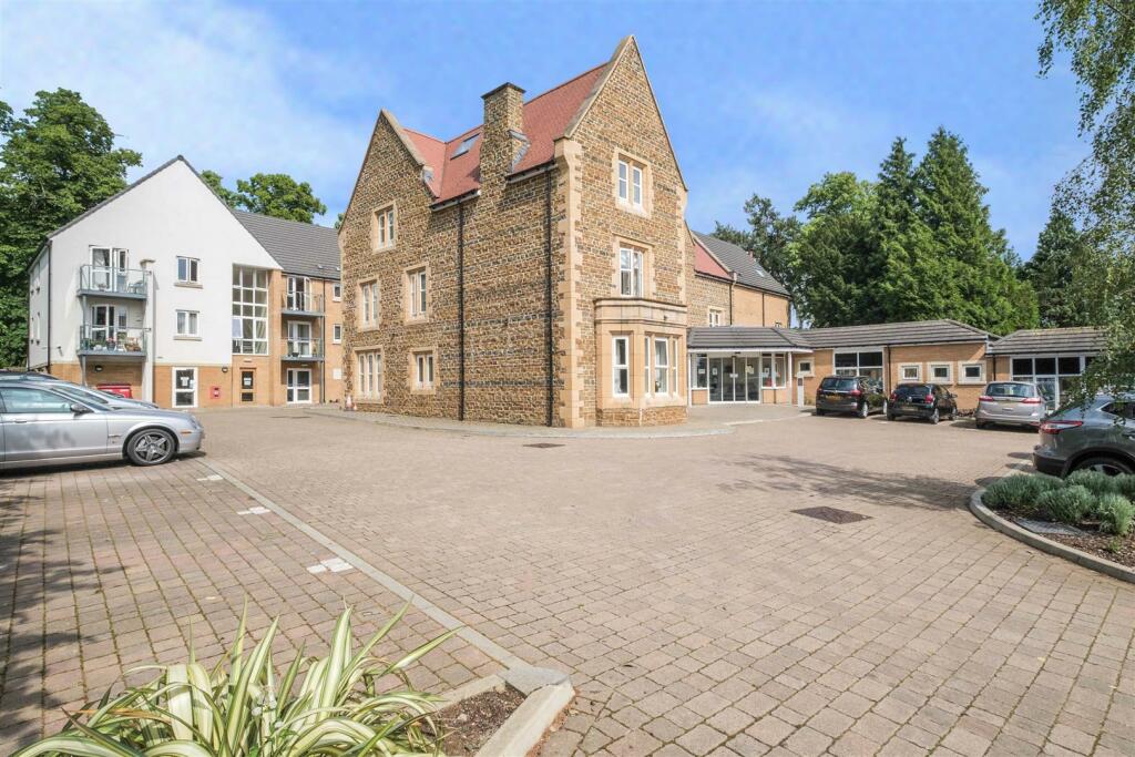 2 bedroom apartment for sale in Wardington Court, Welford Road
