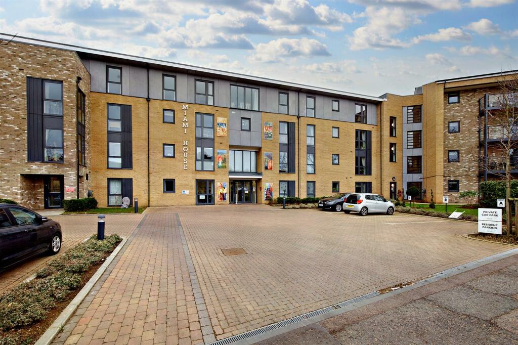 2 bedroom apartment for sale in Miami House, Princes Road, Chelmsford, Essex, CM2 9GE, CM2