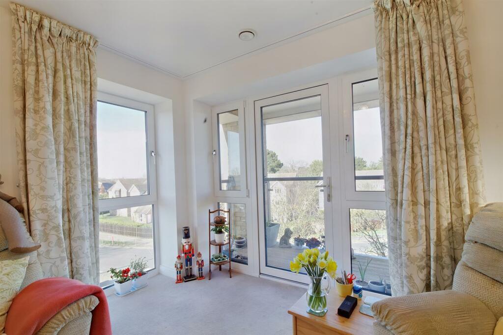 Additional property image - Miami House, Princes Road, Chelmsford, Essex, CM2 9GE