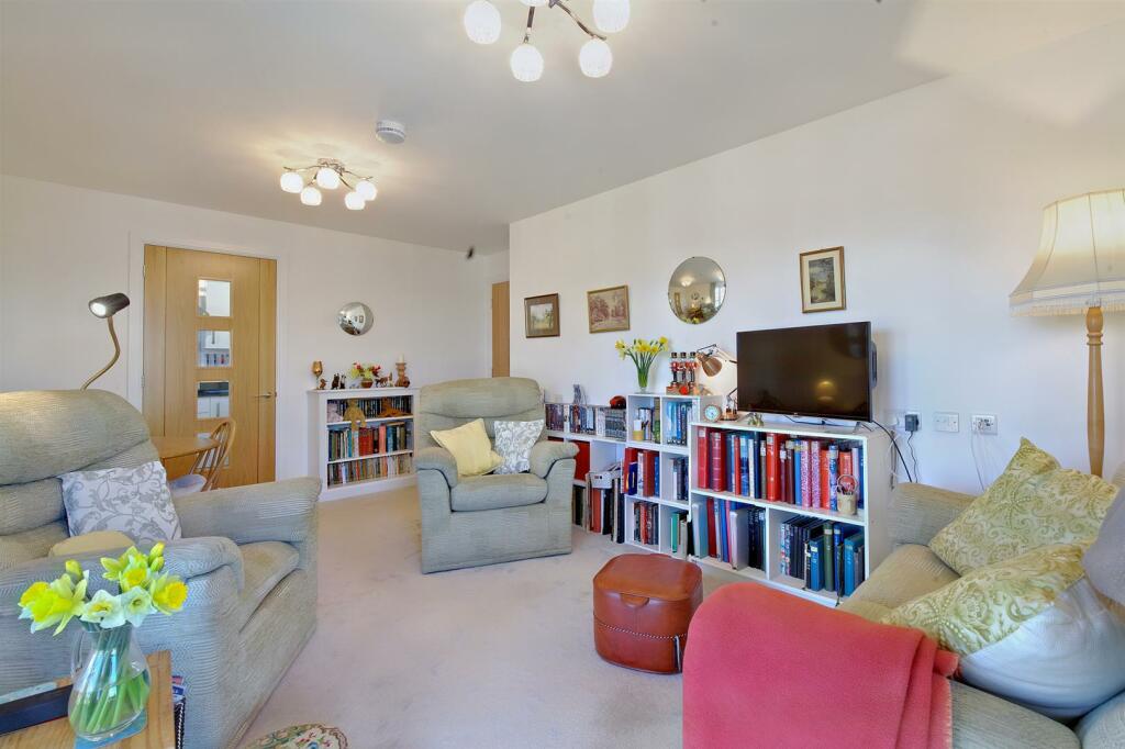 Additional property image - Miami House, Princes Road, Chelmsford, Essex, CM2 9GE