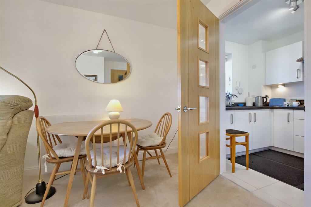 Additional property image - Miami House, Princes Road, Chelmsford, Essex, CM2 9GE