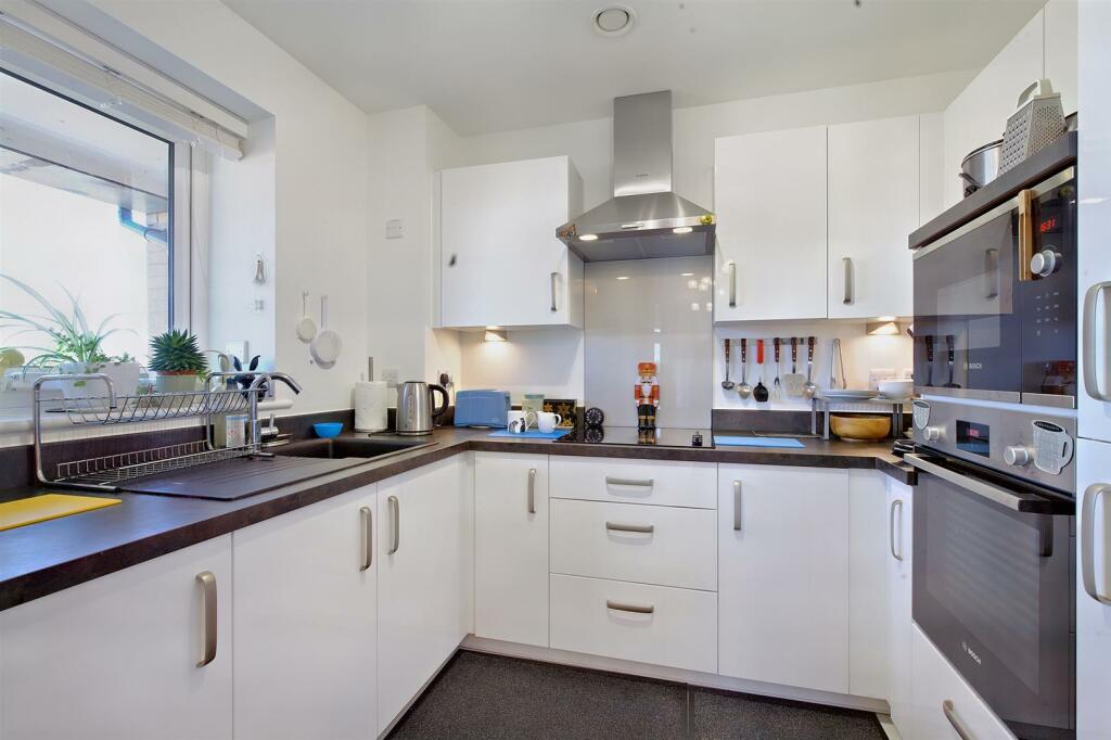 Additional property image - Miami House, Princes Road, Chelmsford, Essex, CM2 9GE