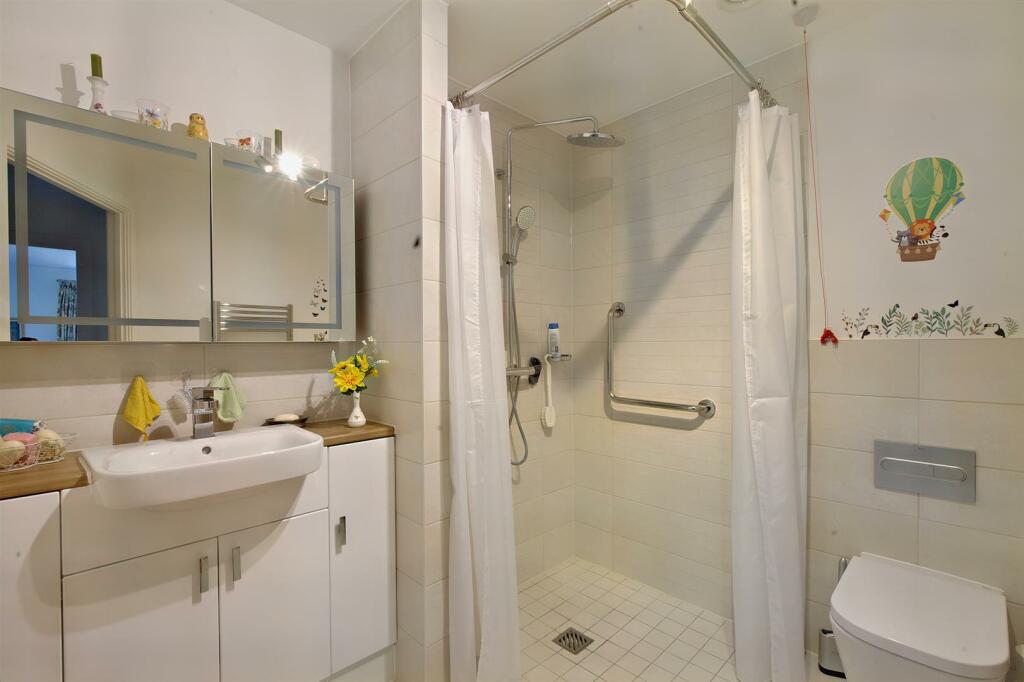 Additional property image - Miami House, Princes Road, Chelmsford, Essex, CM2 9GE