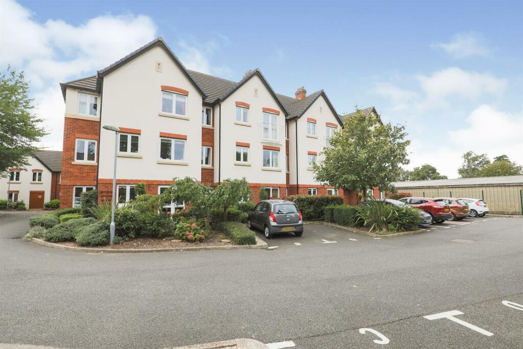 1 bedroom apartment for sale in Rowleys Court, Sandhurst Street, Oadby, Leicester, LE2