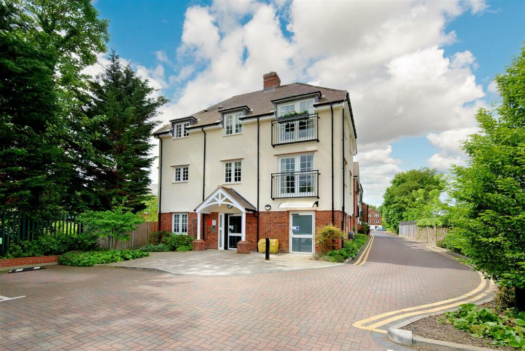 1 bedroom apartment for sale in Le Jardin, Station Road, Letchworth