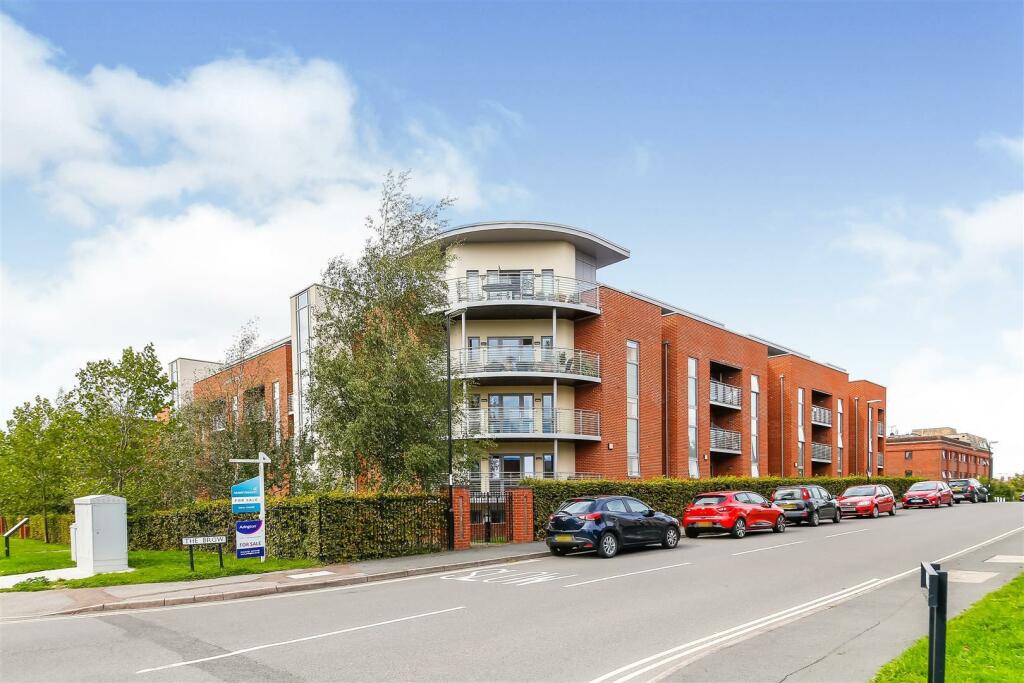 1 bedroom apartment for sale in Corbett Court The Brow, Burgess Hill, RH15