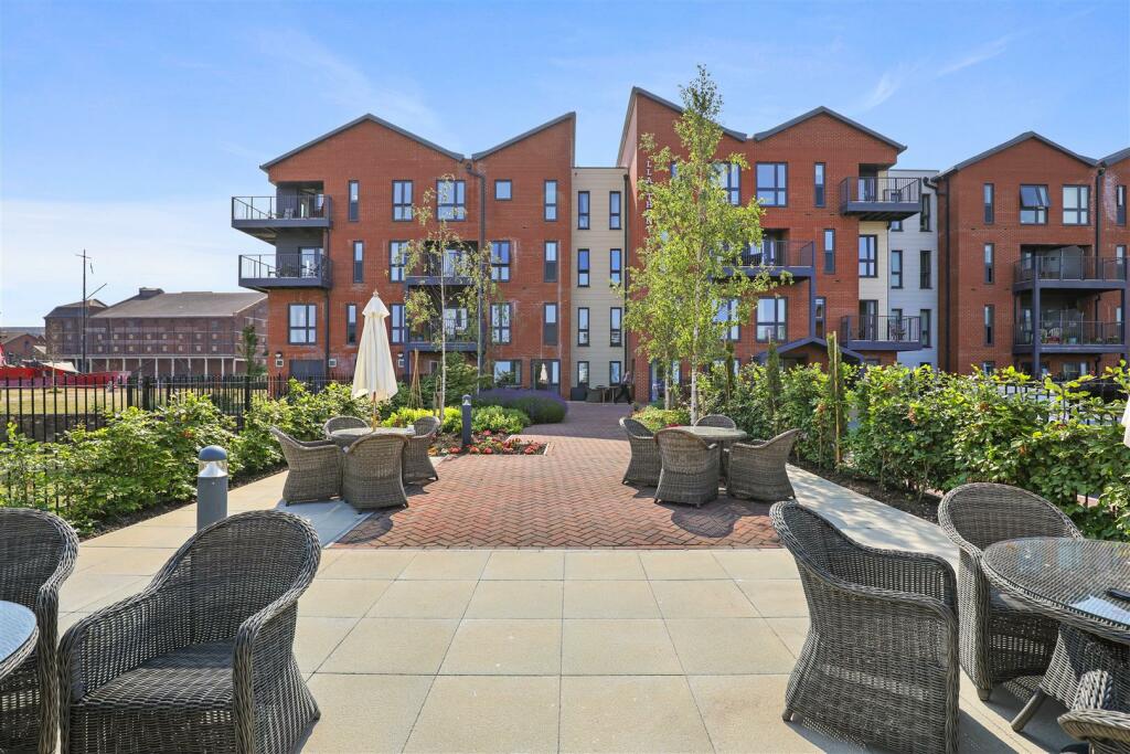 1 bedroom apartment for sale in Llanthony Place, St Ann Way, Gloucester, GL2 5GQ, GL2