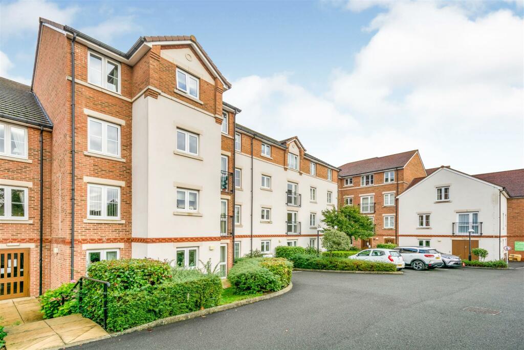 2 bedroom apartment for sale in High Street South, Rushden