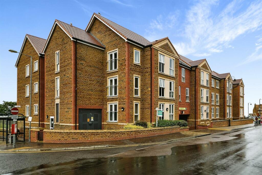 1 bedroom apartment for sale in 3 Hamon Court, 1 St. Edmunds Terrace