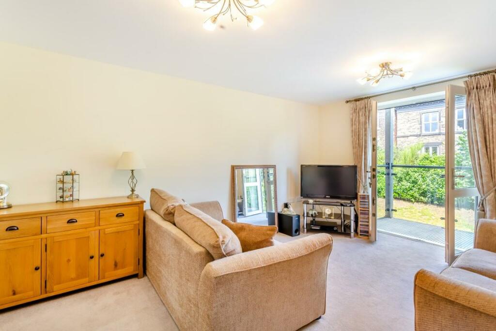 1 bedroom apartment for sale in Brooke Dene Court, Serpentine Road