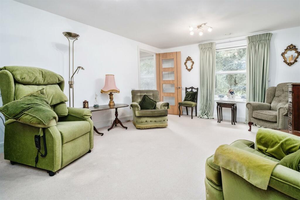 Additional property image - Peel Court, College Way, Welwyn Garden City, Hertfordshire, AL8 6DG