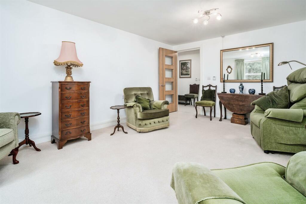 Additional property image - Peel Court, College Way, Welwyn Garden City, Hertfordshire, AL8 6DG