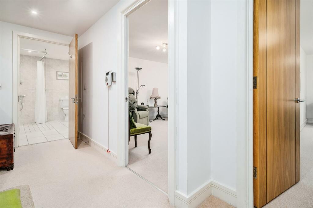 Additional property image - Peel Court, College Way, Welwyn Garden City, Hertfordshire, AL8 6DG