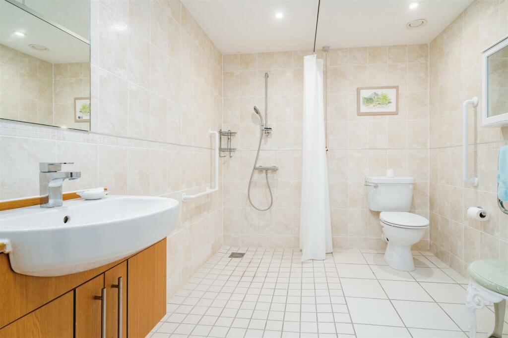 Additional property image - Peel Court, College Way, Welwyn Garden City, Hertfordshire, AL8 6DG