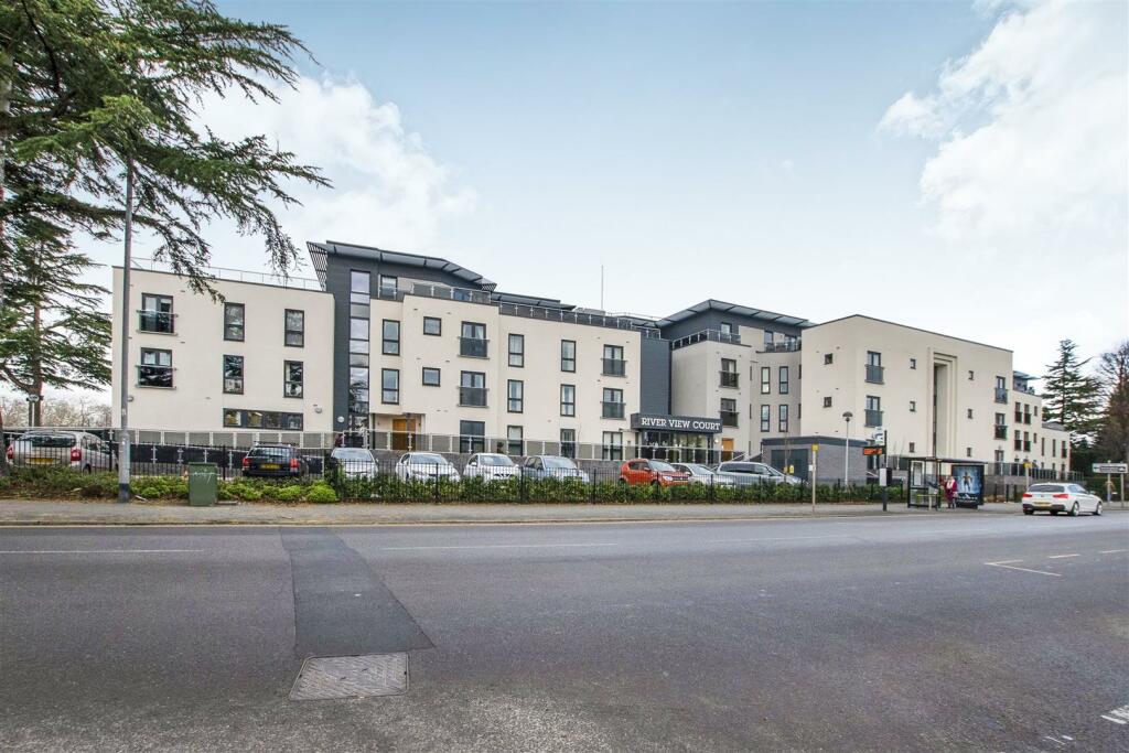 1 bedroom apartment for sale in River View Court, Wilford Lane, West Bridgford, Nottingham, NG2