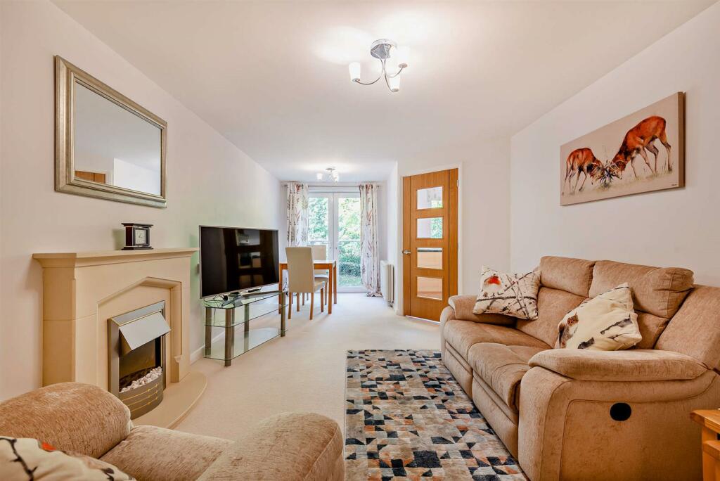 1 bedroom apartment for sale in Windsor House, 900 Abbeydale Road