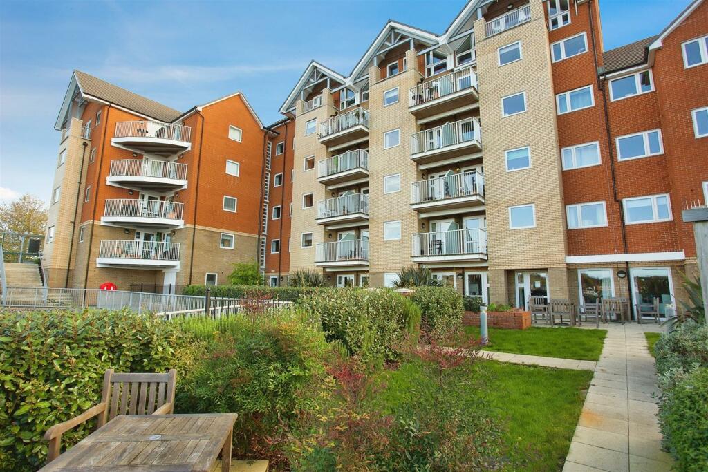 1 bedroom apartment for sale in The Boathouse Riverdene Place, Bitterne Park, Southampton, SO18