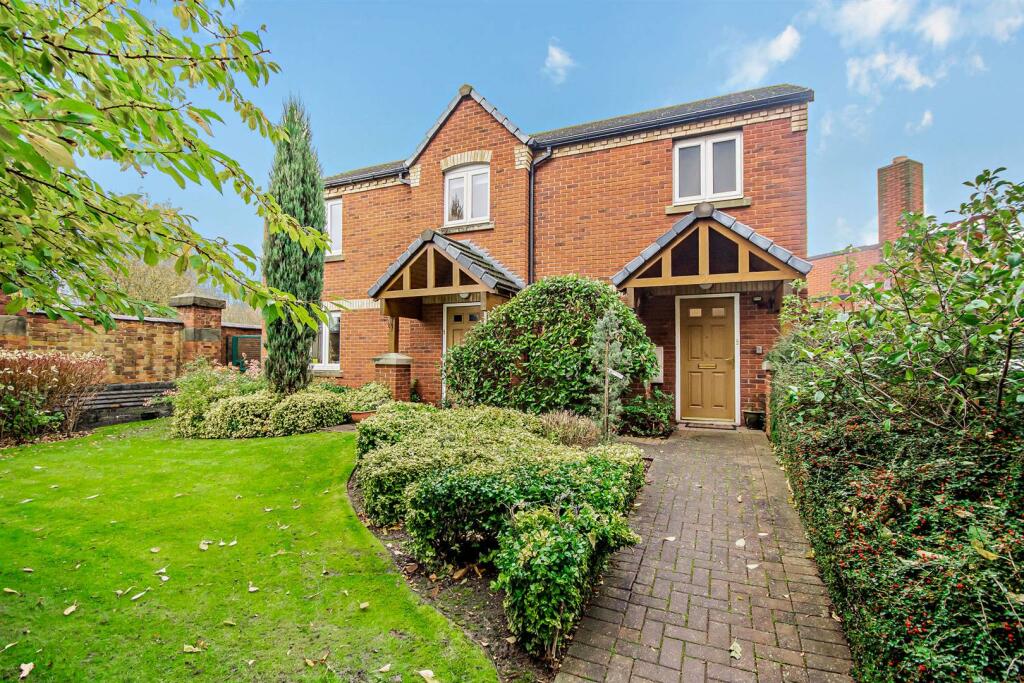 1 bedroom apartment for sale in Brooklands Court, Tamworth Road, Long