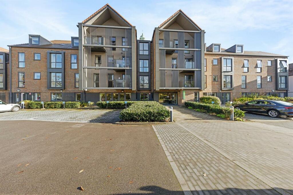 1 bedroom apartment for sale in The Clockhouse, London Road, Guildford, GU1