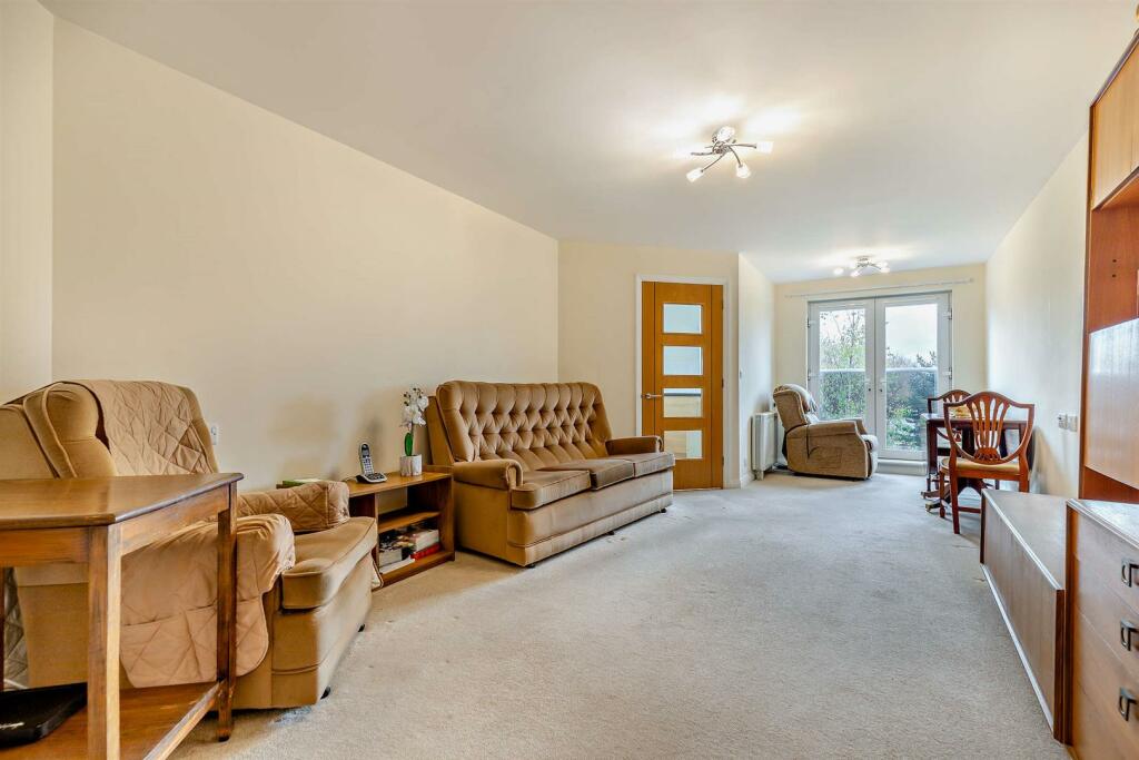 1 bedroom apartment for sale in Dutton Court, Station Approach, Off