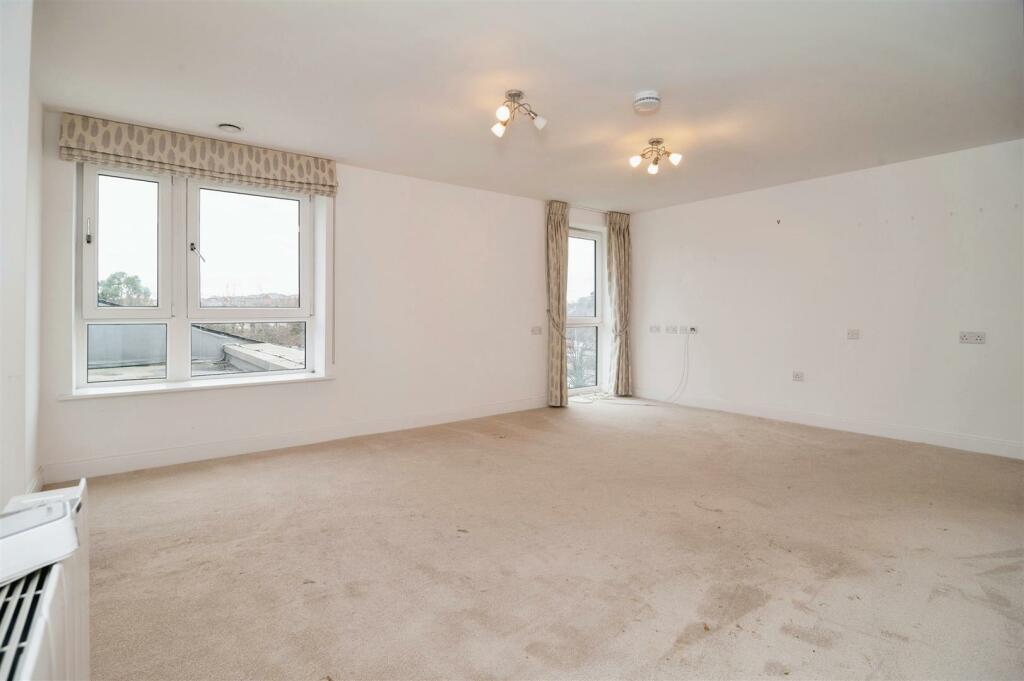 Additional property image - Miami House, Princes Road, Chelmsford, Essex, CM2 9GE