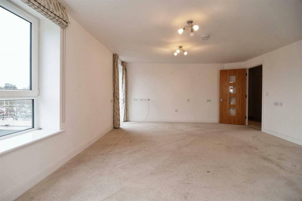 Additional property image - Miami House, Princes Road, Chelmsford, Essex, CM2 9GE