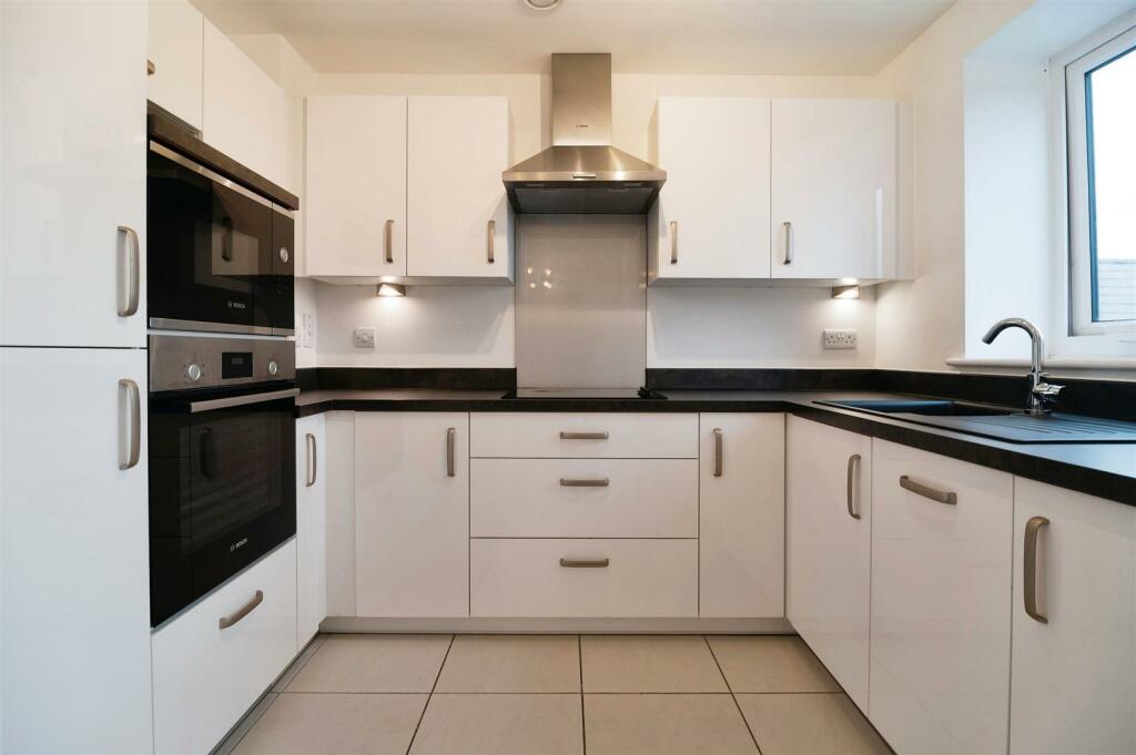 Additional property image - Miami House, Princes Road, Chelmsford, Essex, CM2 9GE