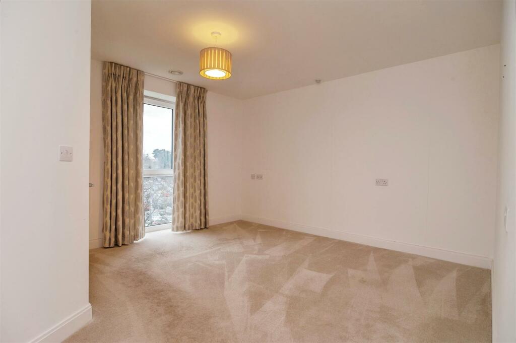 Additional property image - Miami House, Princes Road, Chelmsford, Essex, CM2 9GE
