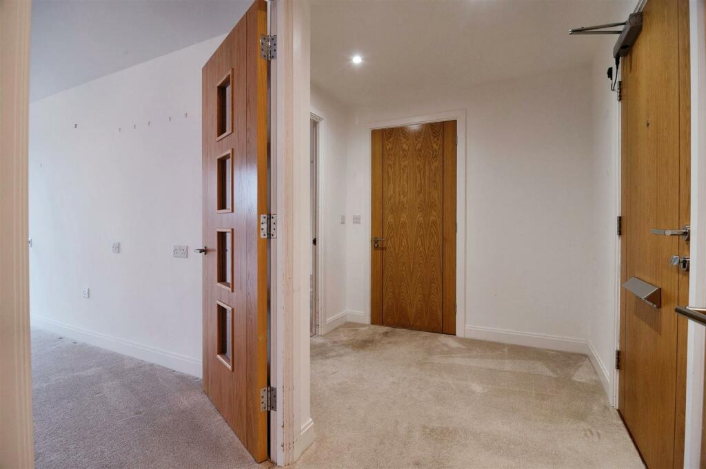 Additional property image - Miami House, Princes Road, Chelmsford, Essex, CM2 9GE