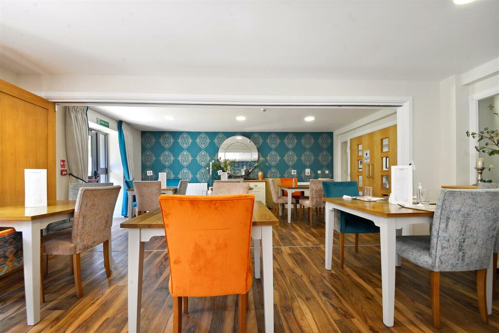 Additional property image - Miami House, Princes Road, Chelmsford, Essex, CM2 9GE